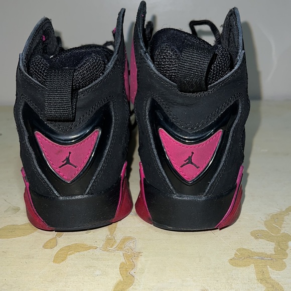 Air Jordan - Picture 10 of 17